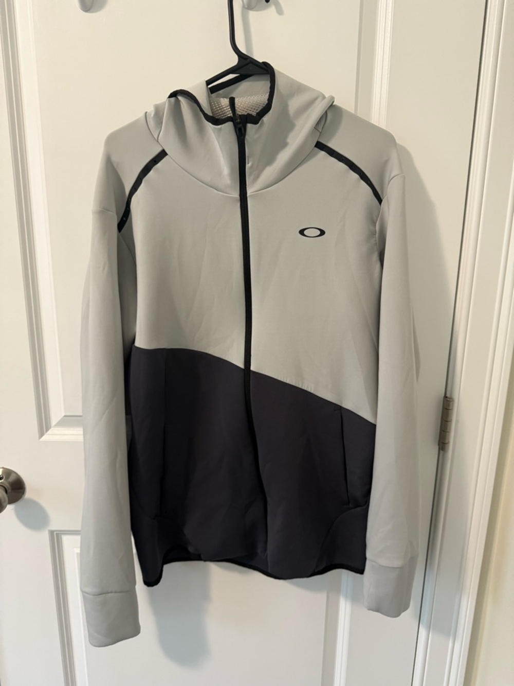 Oakley Two-Tone Hooded Zip Jacket in Light Gray & Black